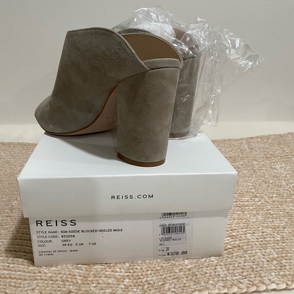 BEAUTIFUL MULE STYLE HEELS! - Picture 4 of 6